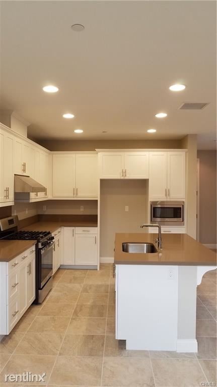 Building Photo - 3 br, 2 bath Townhome - 3248 Edgewood Rd