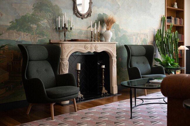 Building Photo - 1339 E St SE