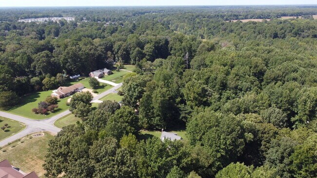Building Photo - 9395 Blacksmith Dr