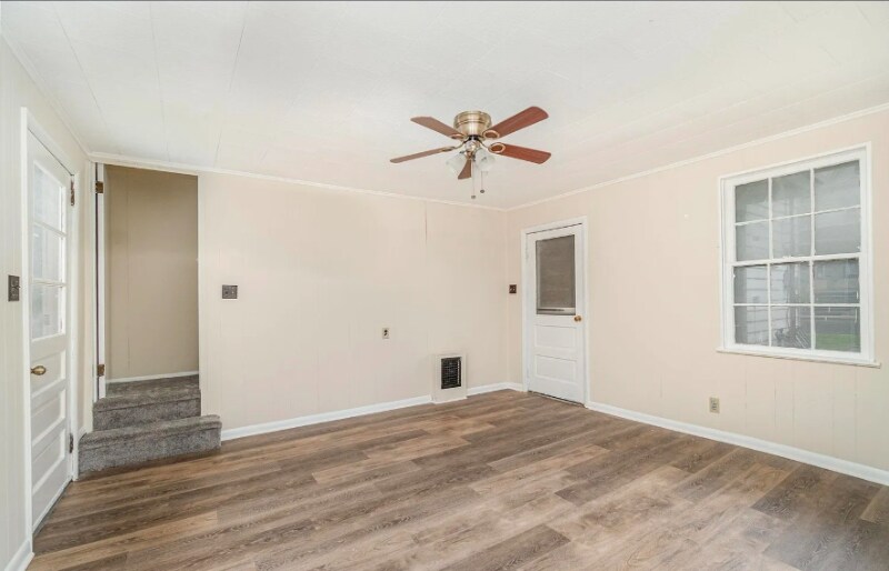 Building Photo - 200 S Penn St