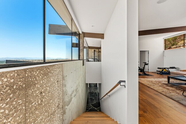 Building Photo - 4925 E Red Rock Dr