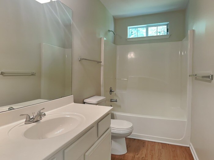 Building Photo - 10110 Northwoods Forest Dr