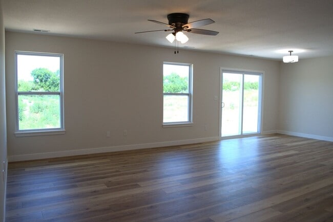 Building Photo - New construction three-bedroom 2-bathroom Home In Tuscany Ridge!