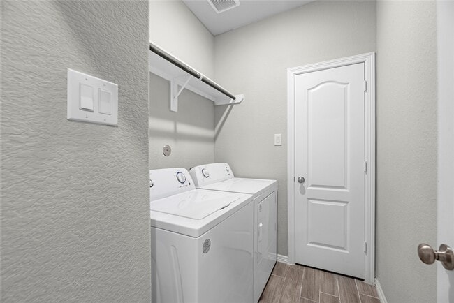 Building Photo - 24750 Russet Bluff Trl