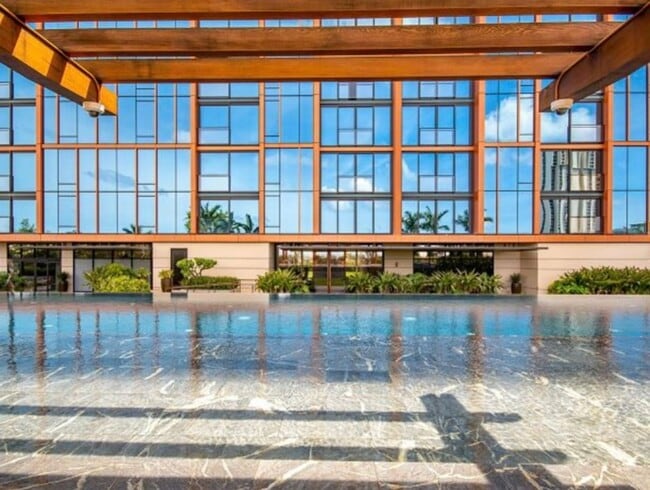 Building Photo - Lowest Priced 2-Bed Unit in ONE Ala Moana!!! PENTHOUSE 2 BED/2BATH with Ocean & Mountain Views!