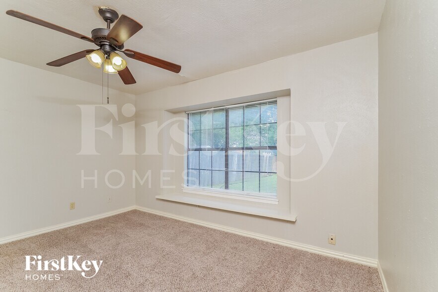 Building Photo - 7116 Wayfarer Trail