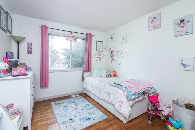 Building Photo - 304 Thistle Dr