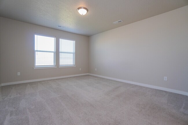 Building Photo - 3067 N Greengate Wy