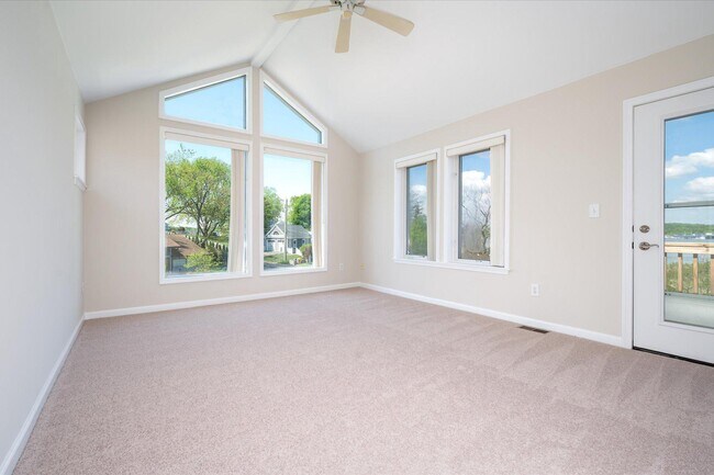 Building Photo - 1100 Paca Dr