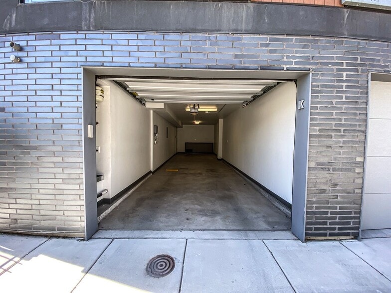 Building Photo - 15 E Kensington Ave