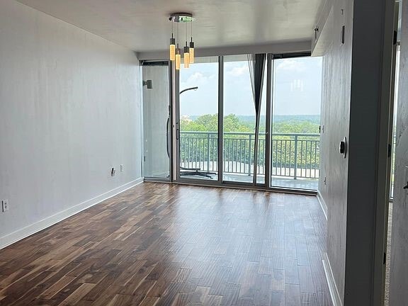 Building Photo - 3338 Peachtree Rd NE