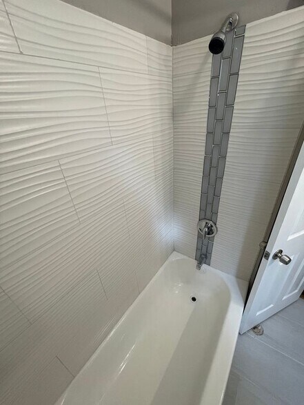 Building Photo - 11023 S Vernon Ave