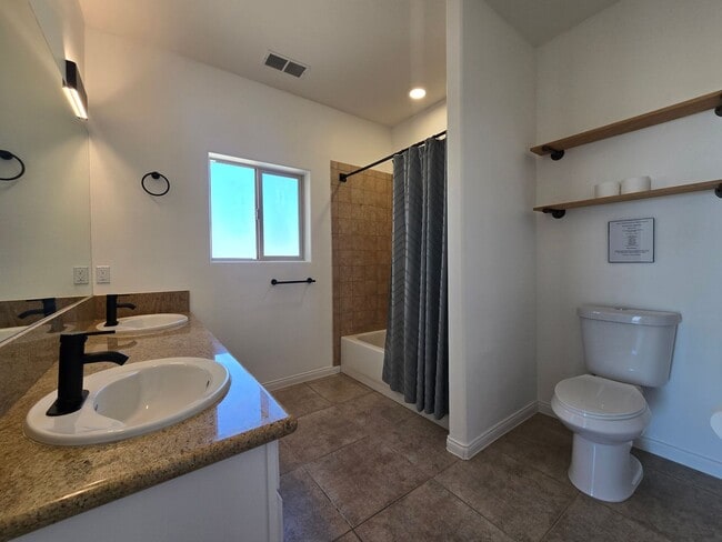 Building Photo - 711 Willie Way