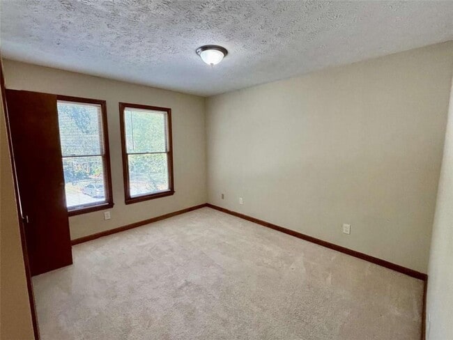 Building Photo - 666 Stratford Green