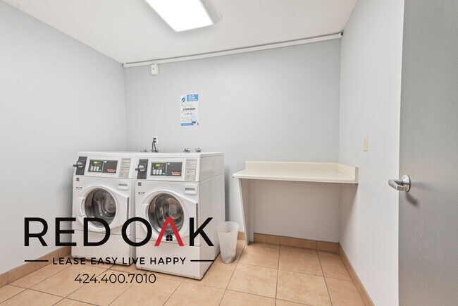 Building Photo - 6700 Franklin Pl