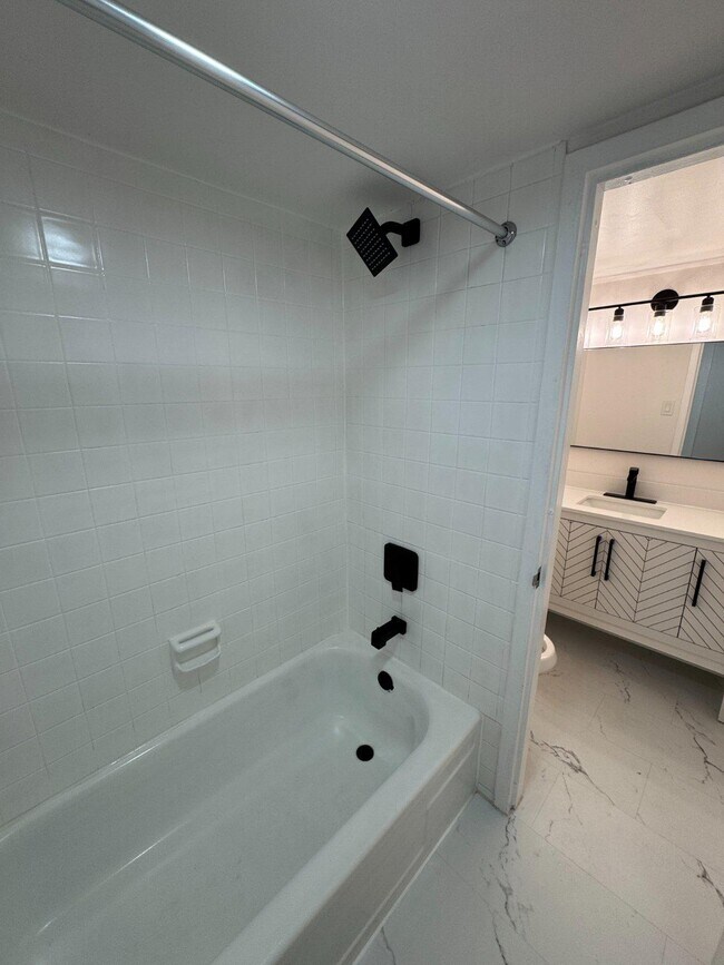 Building Photo - 1836 Metzerott Rd