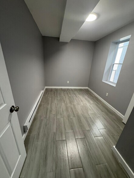 Building Photo - 53 Oakland Ter