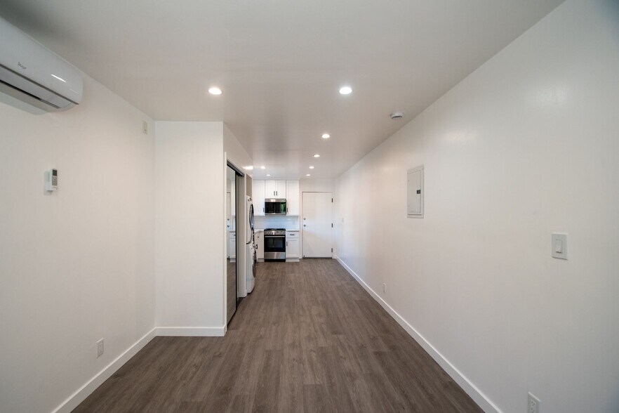 Building Photo - 5340 Whitsett Ave