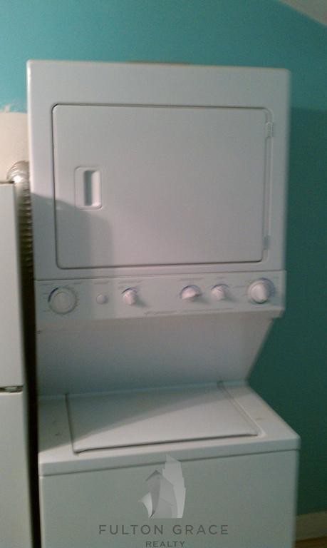 Building Photo - 5943 N Magnolia Ave