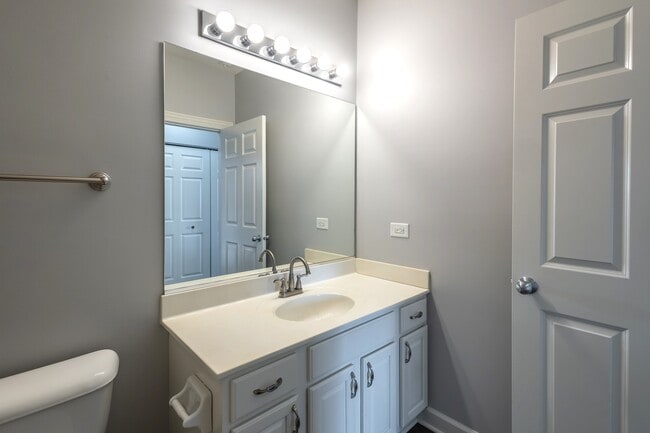 Building Photo - 2641 Loren Ln