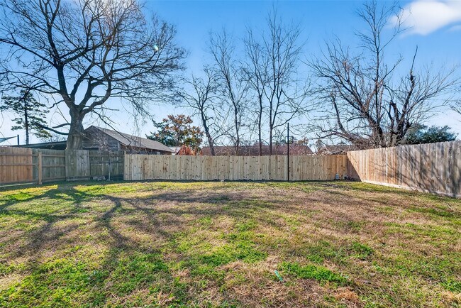 Building Photo - 4511 Bayou Vista Dr