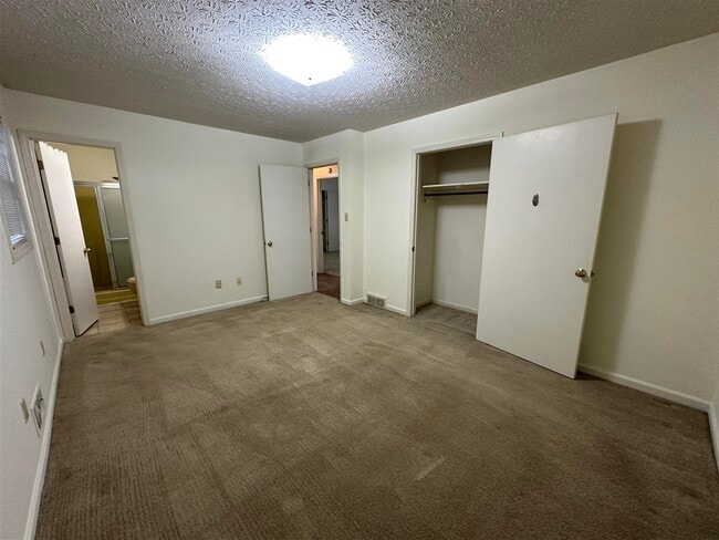 Building Photo - 722 Geronimo Way