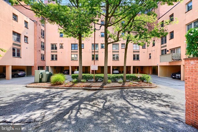 Building Photo - 123 W Barre St