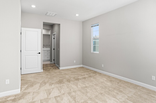 Building Photo - 1219 Sunrise View