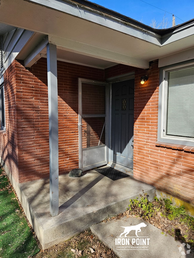 Building Photo - North Boise Duplex w/2 beds, 1bath, W/D, a...