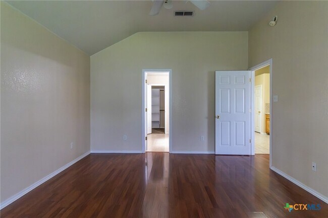 Building Photo - 5505 Gunnison Dr