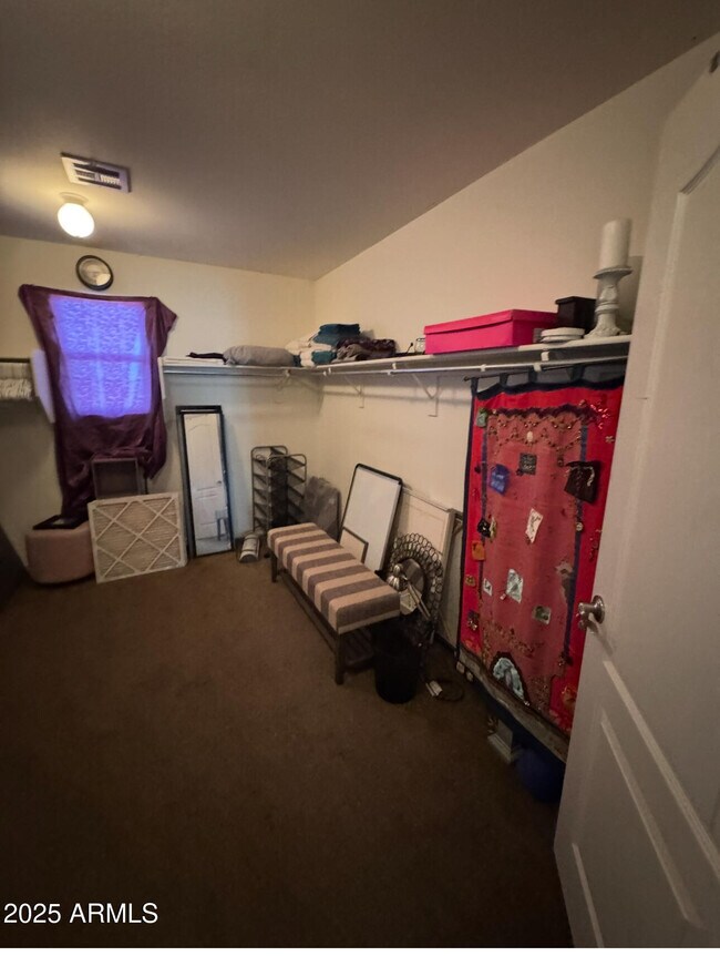 Building Photo - 40571 W Park Hill Dr