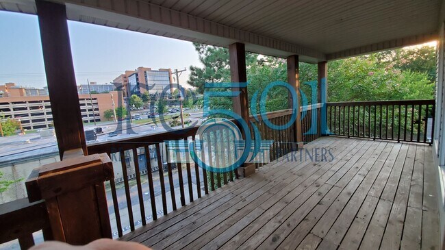 Building Photo - *COMING SOON* Don't park and ride the shuttle, stroll to UAMS from this SUPER FRESH & CLEAN Hillc...