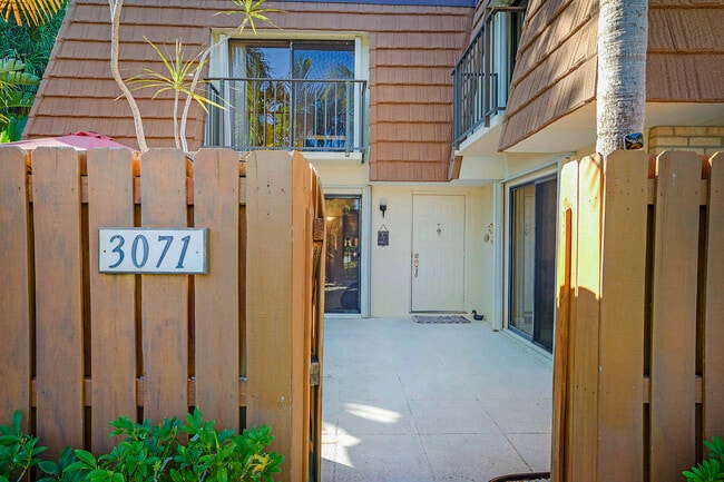 Building Photo - 3071 30th Ct