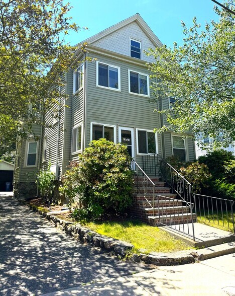 Building Photo - 23 Fuller St