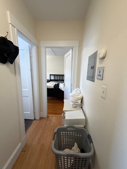 Building Photo - 463 Commonwealth Ave