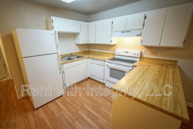 Building Photo - 2100 Continental Ave