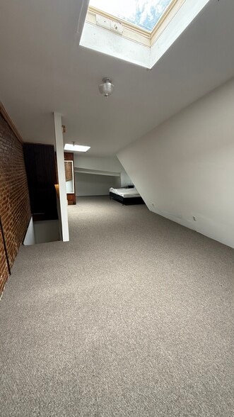 Building Photo - 318 S 42nd St