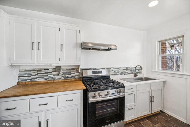 Building Photo - 2521 Benning Rd NE