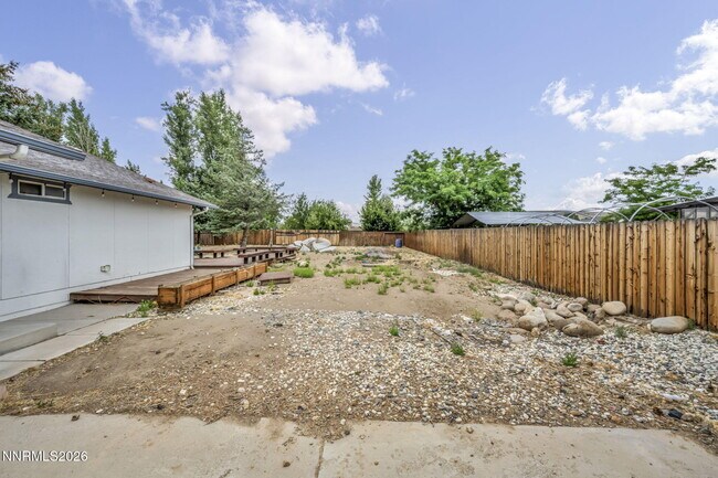 Building Photo - 17575 Parrot Dr