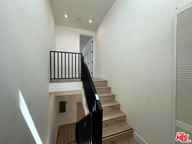 Building Photo - 3414 London St