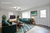 Building Photo - 697 Main St