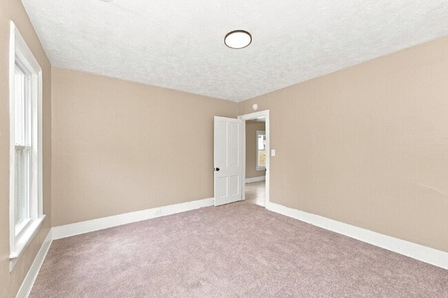 Building Photo - 4212 Apple Ave