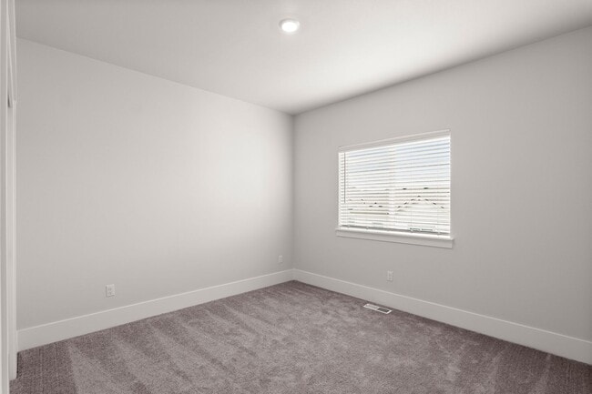 Building Photo - 13737 SW 165th Ave