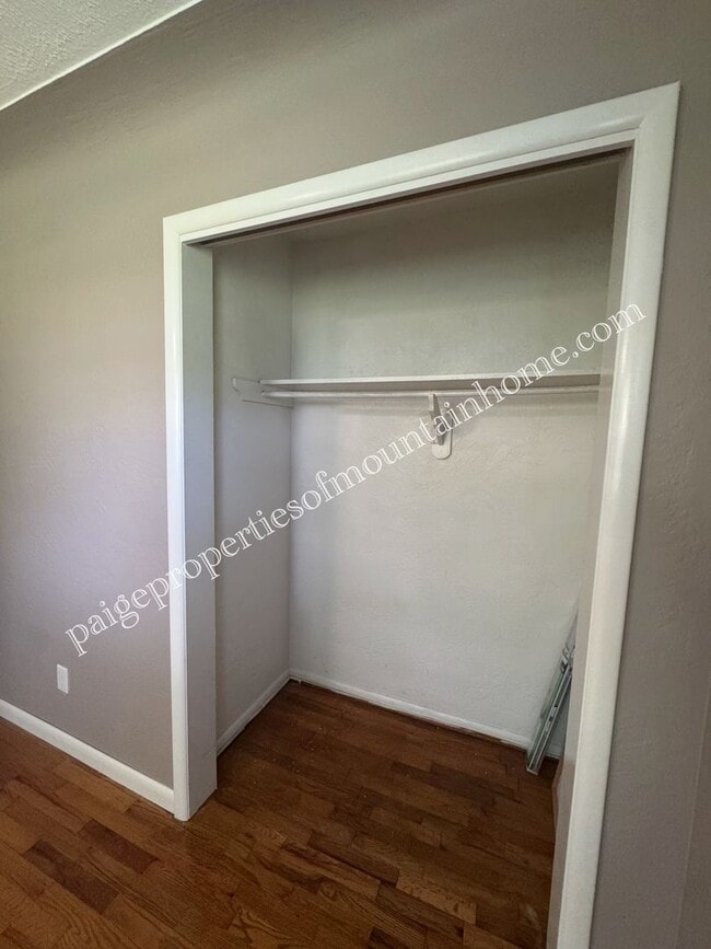 Building Photo - 425 Ashington Dr