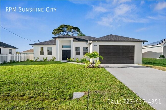 Building Photo - Sophisticated Cape Coral Home – Spacious 4...