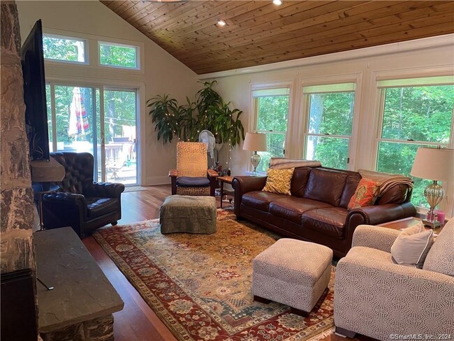 Building Photo - 524 Barrack Hill Rd