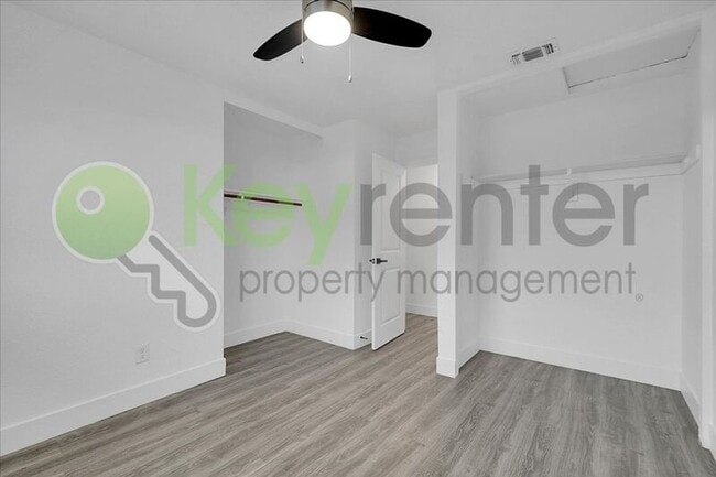 Building Photo - 5631 Mt Everest Ct