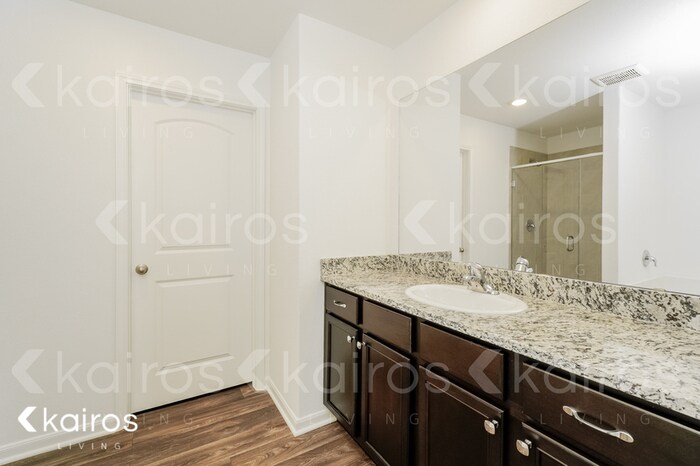 Building Photo - 962 Shady Brk