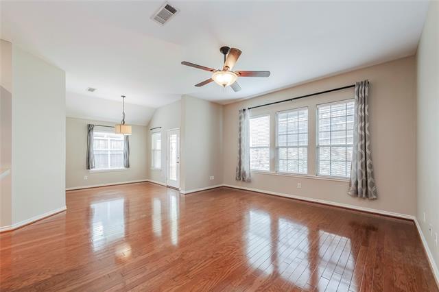 Building Photo - 8626 Davis Dr