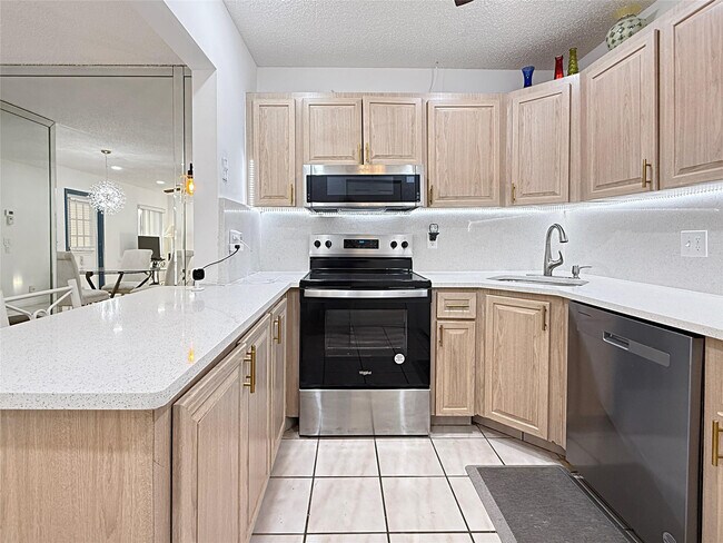 Building Photo - 301 Knotty Pine Cir